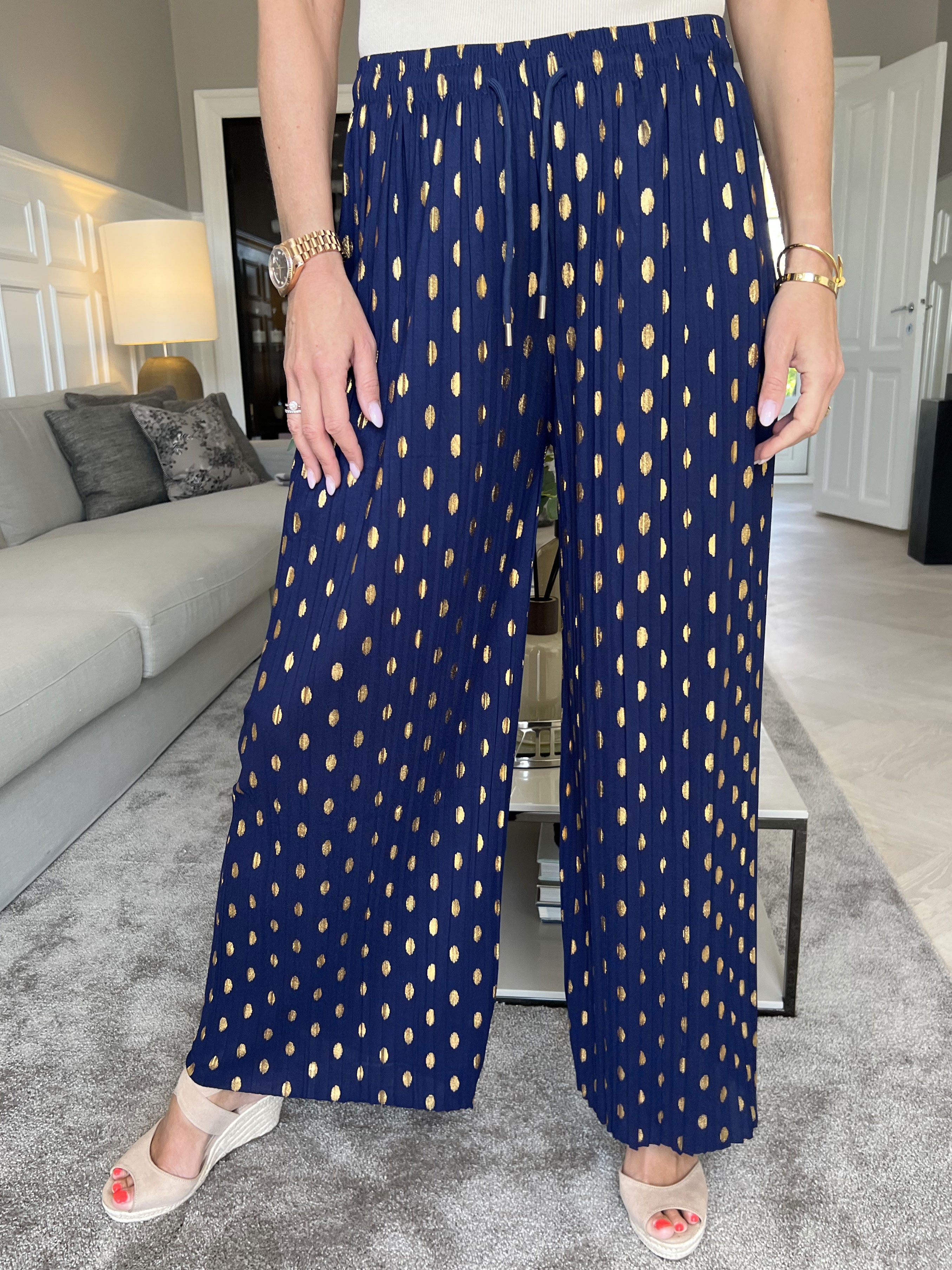 Aleta - Plisserade byxor med prickar